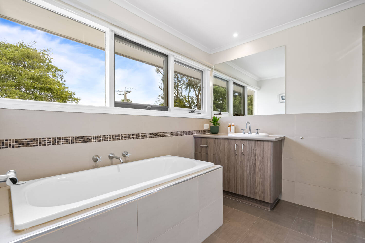 20 Skyline Drive Gisborne