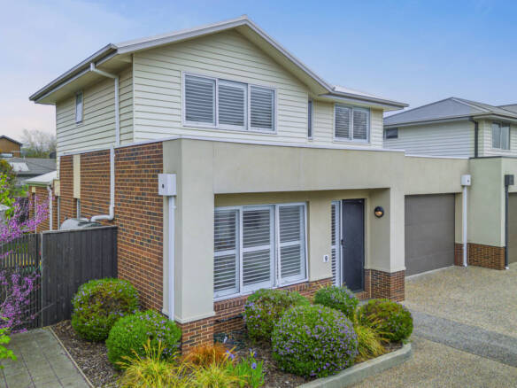 9/27 Calthorpe Street Gisborne